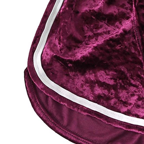 NWOT Velvet 2 piece set booty short crop top cute - Picture 4 of 5